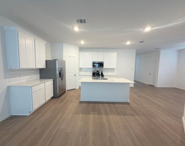 9122 Serene Haven Drive - Photo Thumbnail 3