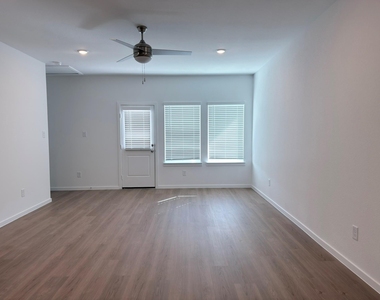 9122 Serene Haven Drive - Photo Thumbnail 5