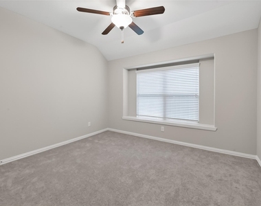 134 S Bearkat Court - Photo Thumbnail 22