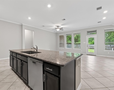 134 S Bearkat Court - Photo Thumbnail 8