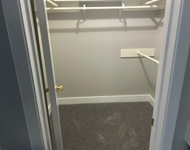 3415 Wingdale Court - Photo Thumbnail 11