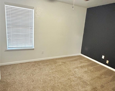 5218 Milwee Street - Photo Thumbnail 4