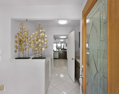 35 Lakeview Village - Photo Thumbnail 2