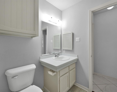 35 Lakeview Village - Photo Thumbnail 25
