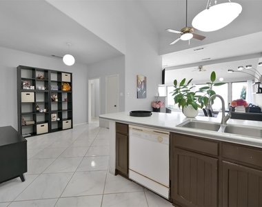 35 Lakeview Village - Photo Thumbnail 11