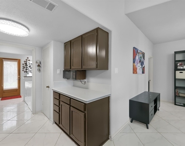 35 Lakeview Village - Photo Thumbnail 9