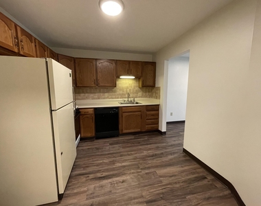 379 Huse - Photo Thumbnail 13