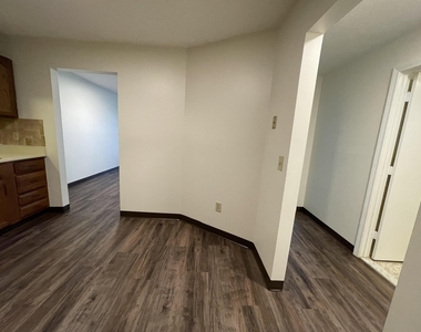 379 Huse - Photo Thumbnail 20