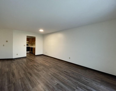 379 Huse - Photo Thumbnail 23