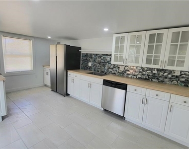 10671 Hampton Street - Photo Thumbnail 4