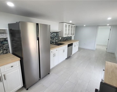 10671 Hampton Street - Photo Thumbnail 3