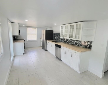 10671 Hampton Street - Photo Thumbnail 5