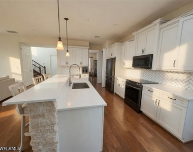 13728 Luna Drive - Photo Thumbnail 2