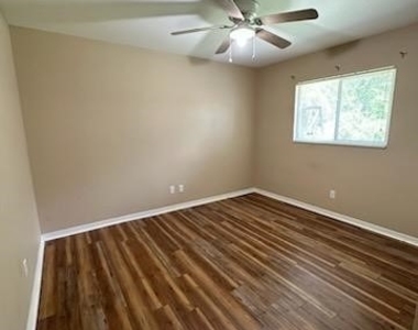 9211 Seville Road - Photo Thumbnail 6