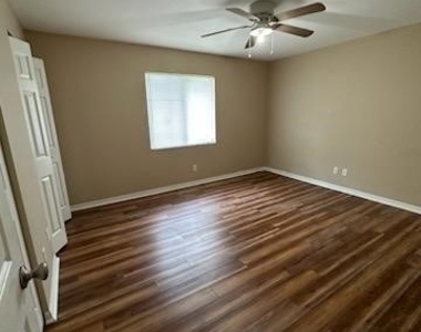 9211 Seville Road - Photo Thumbnail 3