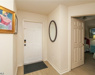 519 Roma Court - Photo Thumbnail 9