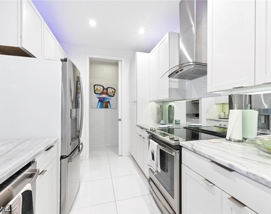 7345 Rockefeller Drive - Photo Thumbnail 12