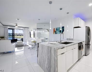 7345 Rockefeller Drive - Photo Thumbnail 4