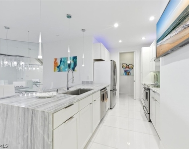 7345 Rockefeller Drive - Photo Thumbnail 11