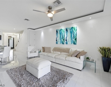 7345 Rockefeller Drive - Photo Thumbnail 8