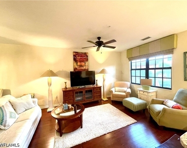 8989 Cambria Circle - Photo Thumbnail 12