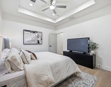 5313 Bacher - Photo Thumbnail 23