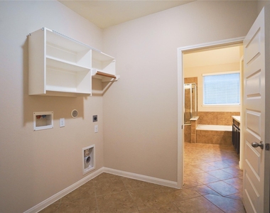 3303 Windsor Ranch Lane - Photo Thumbnail 12