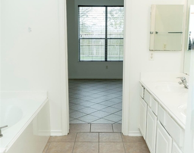 12914 Pinehall Lane - Photo Thumbnail 12