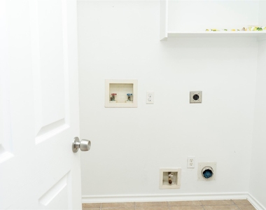 12914 Pinehall Lane - Photo Thumbnail 9