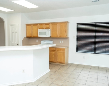 12914 Pinehall Lane - Photo Thumbnail 4