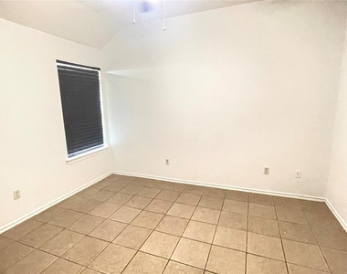 12914 Pinehall Lane - Photo Thumbnail 11
