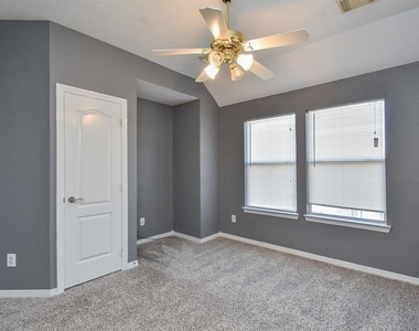 2811 Little Spring Circle - Photo Thumbnail 13