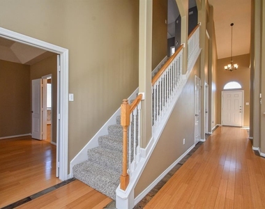 2811 Little Spring Circle - Photo Thumbnail 7