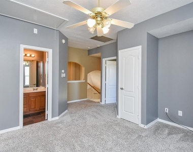 2811 Little Spring Circle - Photo Thumbnail 14