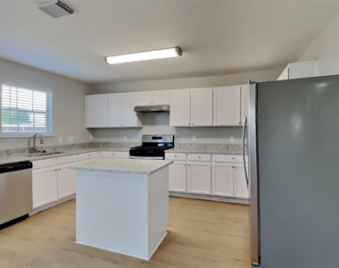 29402 Legends Hill Drive - Photo Thumbnail 5
