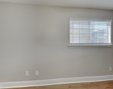 29402 Legends Hill Drive - Photo Thumbnail 17