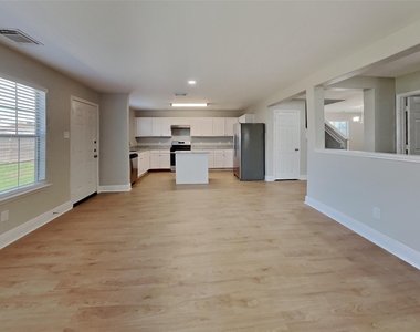 29402 Legends Hill Drive - Photo Thumbnail 4