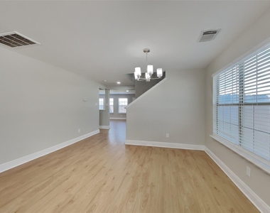 29402 Legends Hill Drive - Photo Thumbnail 6