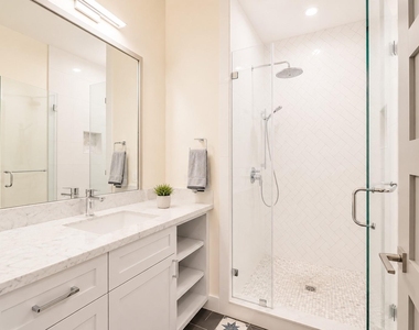 2302 Ruth Street - Photo Thumbnail 6