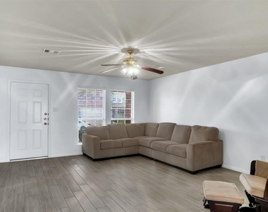 15807 Little Miss Creek Drive - Photo Thumbnail 4