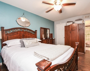 4635 Wild Indigo Street - Photo Thumbnail 15