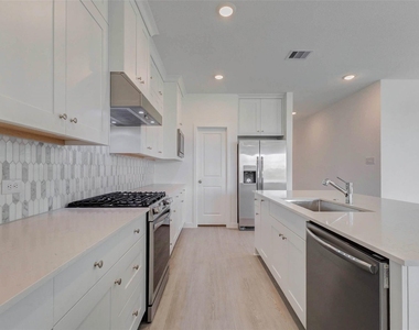 31715 Wild Meadow Drive - Photo Thumbnail 8