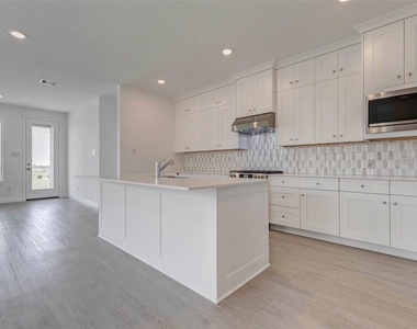 31715 Wild Meadow Drive - Photo Thumbnail 6