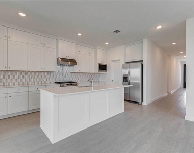 31715 Wild Meadow Drive - Photo Thumbnail 7
