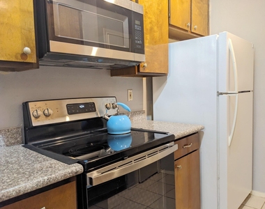 7950 N Stadium Drive - Photo Thumbnail 4
