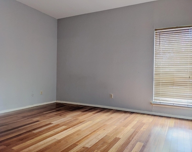 7950 N Stadium Drive - Photo Thumbnail 6