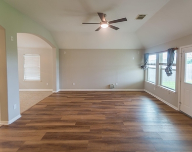 2834 Sage Bluff Avenue - Photo Thumbnail 12