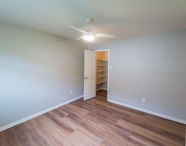 2834 Sage Bluff Avenue - Photo Thumbnail 25