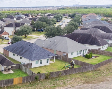 2834 Sage Bluff Avenue - Photo Thumbnail 43