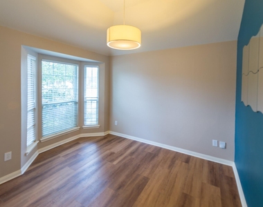2834 Sage Bluff Avenue - Photo Thumbnail 15